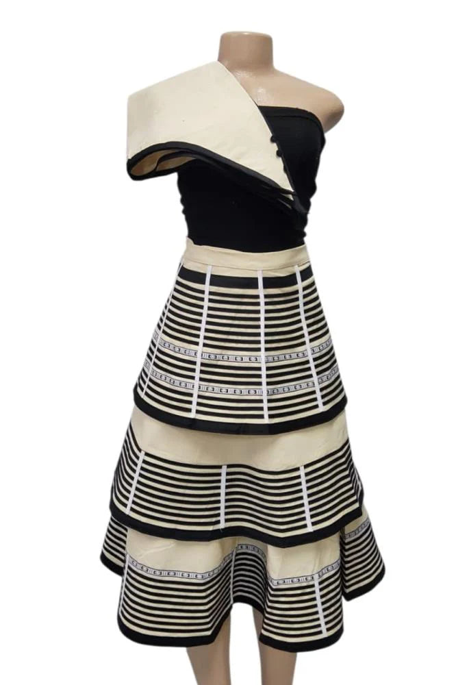Ladies 2pc traditional dress